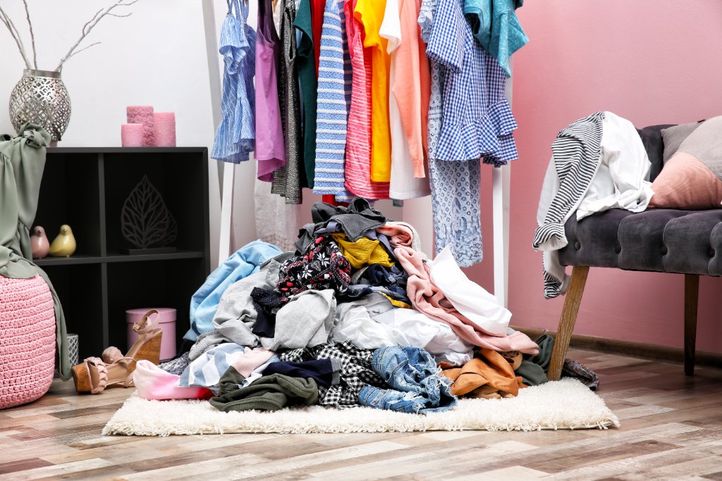 Avant Styleme — un dressing en désordre