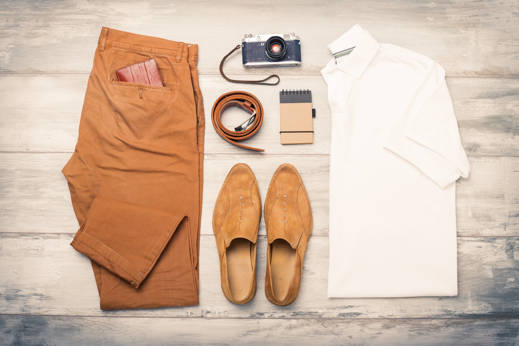 Tenue posée à plat — pulls, jeans, bottines